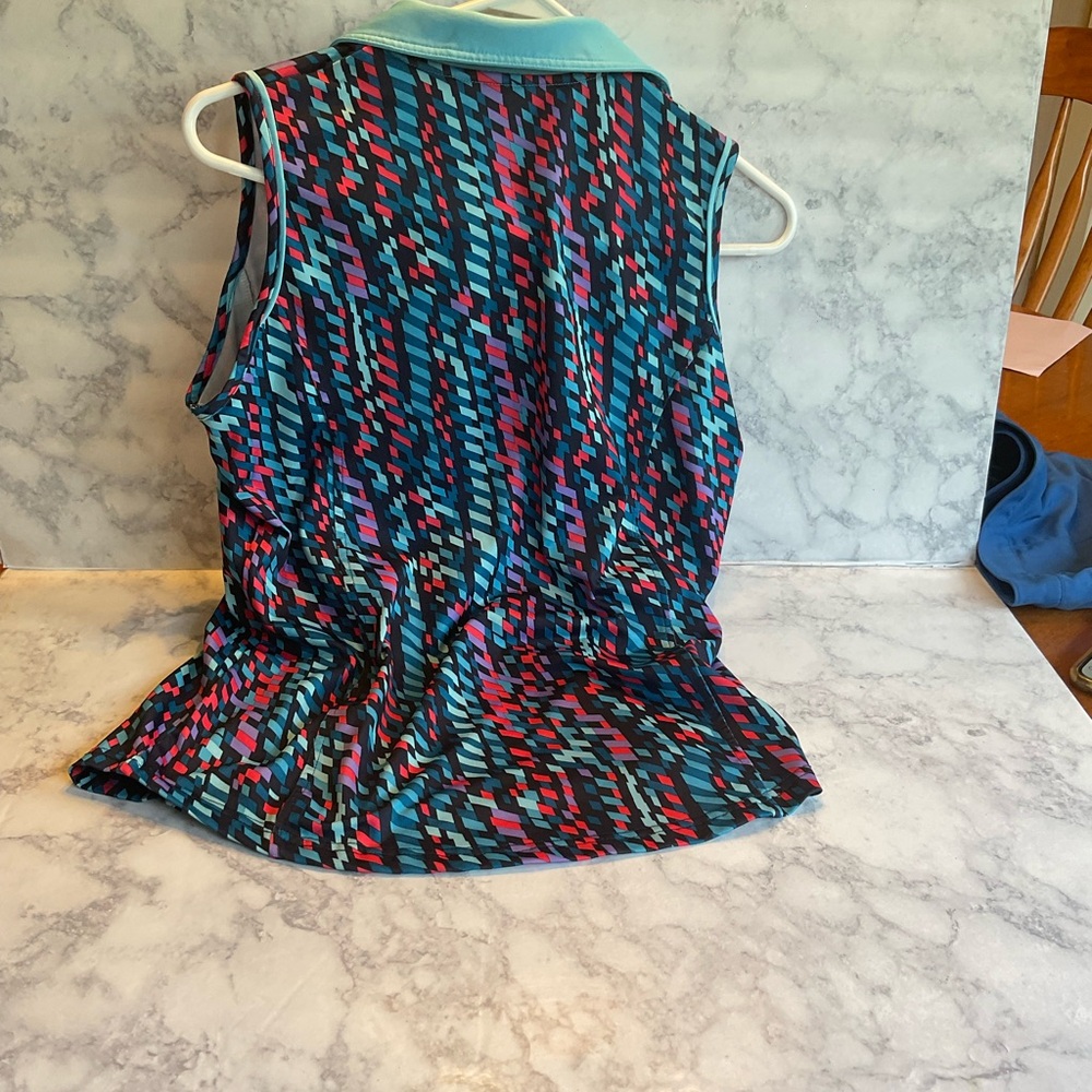 Ashworth  Blue Skort size 8 paired with multicolor geometric top - Picture 3 of 7